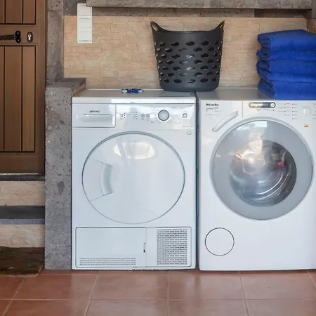 Heated Saltwater Pool-Private Beachside Oasis موستيروس