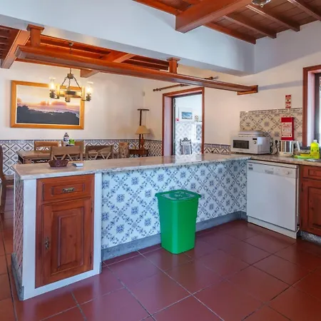 Βίλα Heated Saltwater Pool-Private Beachside Oasis Mosteiros (Azores)