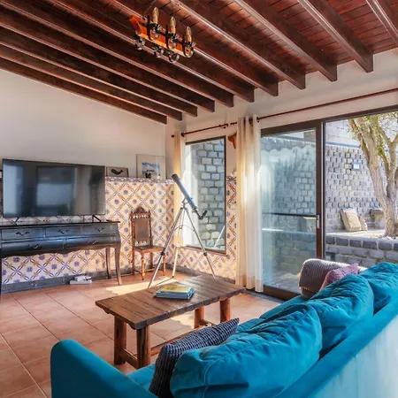 Βίλα Heated Saltwater Pool-Private Beachside Oasis Mosteiros (Azores)