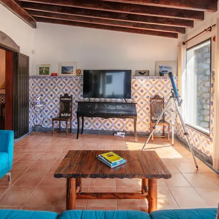 Βίλα Heated Saltwater Pool-Private Beachside Oasis Mosteiros (Azores)