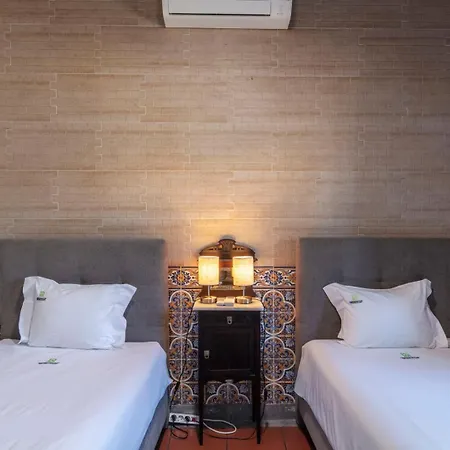 Heated Saltwater Pool-Private Beachside Oasis Mosteiros (Azores)