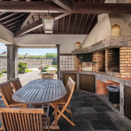 فيلة Refugio Do Sol - Azorean Butler *
