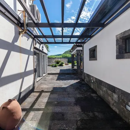 فيلة Refugio Do Sol - Azorean Butler