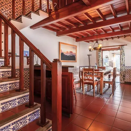 Refugio Do Sol - Azorean Butler فيلة