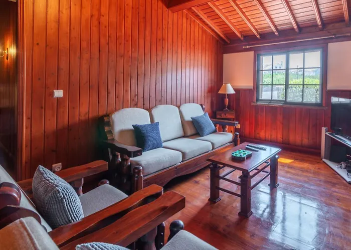 Villa Heated Saltwater Pool-private Beachside Oasis Mosteiros (Azores)