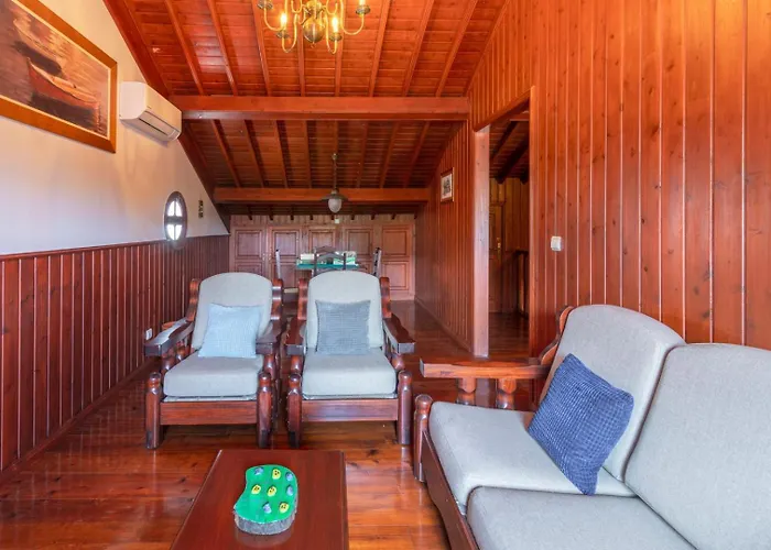 Villa Heated Saltwater Pool-private Beachside Oasis Mosteiros (Azores)