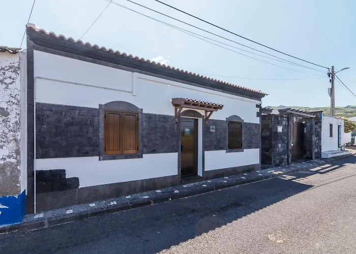 Heated Saltwater Pool-private Beachside Oasis Villa Mosteiros (Azores)